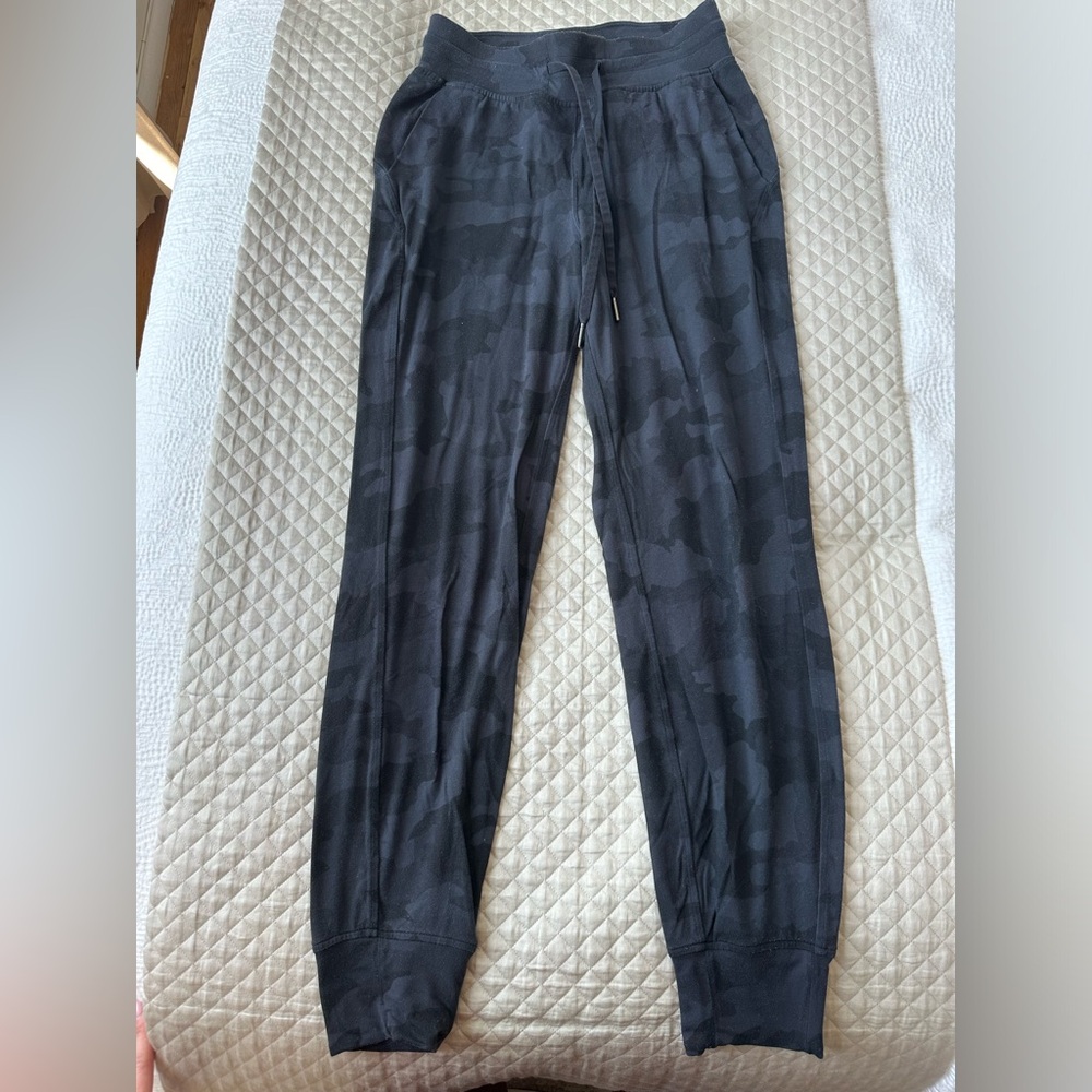 Lululemon joggers